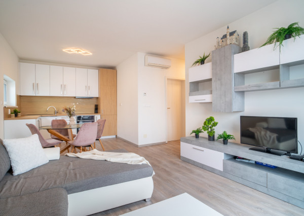 Na prenájom 2-izbový byt v obci Kostolište