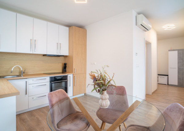 Na prenájom 2-izbový byt v obci Kostolište