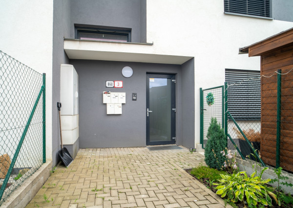 Na prenájom 2-izbový byt v obci Kostolište