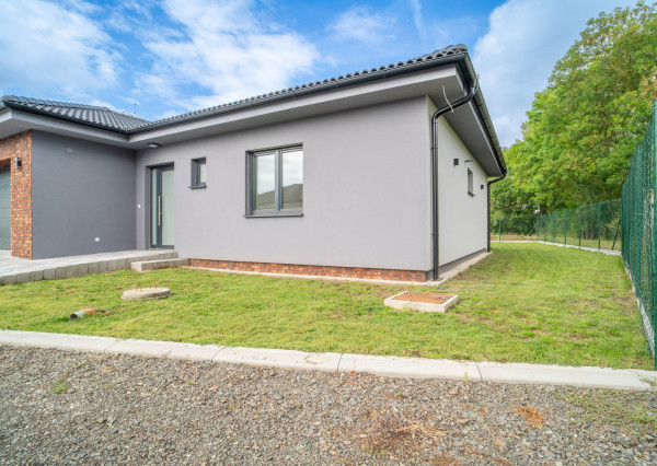 Na predaj 4-izbová novostavba s dvojgarážou v Suchohrade