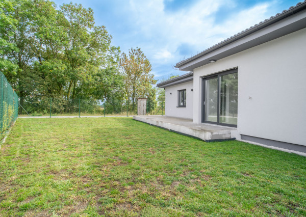 Na predaj 4-izbová novostavba s dvojgarážou v Suchohrade