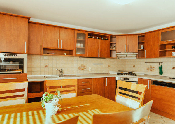 Na prenájom štýlový 4-izbový rodinný dom v Trenčíne