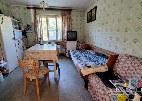 REZERVOVANÉ..Na predaj rodinný 2-izbový domček v pôvodnom stave – Zlatníky, okr. Bánovce nad Bebravou, pozemok 1200 m², tichá ulica, krásne prostredie