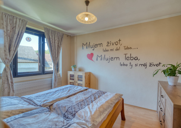 Na predaj trojpodlažný rodinný dom v lokalite Žitná - Radiša