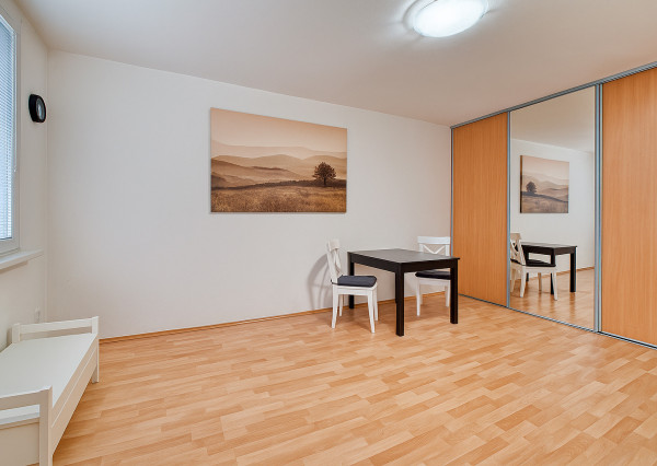 REZERVOVANÉ: Na predaj investičný 1-izbový byt - Karlova Ves