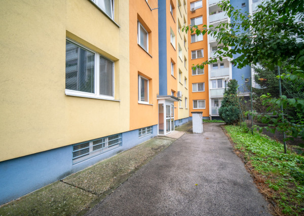 REZERVOVANÉ: Na predaj investičný 1-izbový byt - Karlova Ves