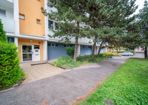 REZERVOVANÉ: Na predaj investičný 1-izbový byt - Karlova Ves