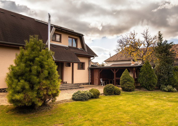 Na prenájom štýlový 4-izbový rodinný dom v Trenčíne