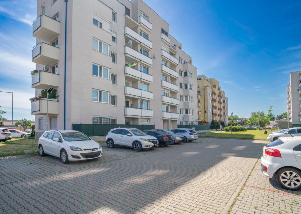 Na predaj moderný 3-izbový byt vo výbornej lokalite Serede