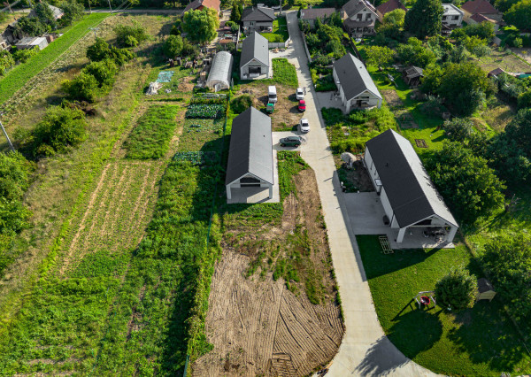 REZERVOVANÉ: Na predaj moderný 4-izbový rodinný dom v Šoporni