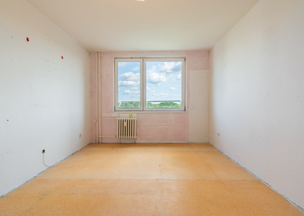 Na predaj garsónka v Seredi