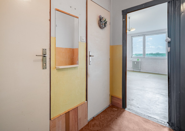 Na predaj garsónka v Seredi