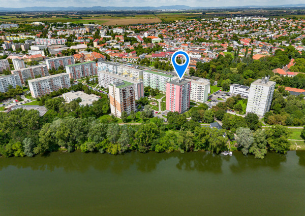 Na predaj garsónka v Seredi