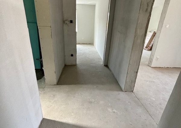 PREDAJ -Exkluzívna ponuka  3i RD - kompletná rekonštrukcia, terasa, pozemok 450m2 - Bánovcen/B / Biskupice