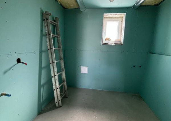 PREDAJ -Exkluzívna ponuka  3i RD - kompletná rekonštrukcia, terasa, pozemok 450m2 - Bánovcen/B / Biskupice