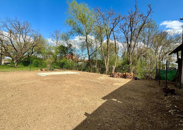 PREDAJ -Exkluzívna ponuka  3i RD - kompletná rekonštrukcia, terasa, pozemok 450m2 - Bánovcen/B / Biskupice