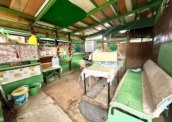 Exkluzívne na predaj  záhrada s chatkou v Bánovciach n/B