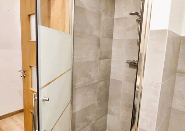 Rezervované...TOP/ Rybany - 2 izbový byt s loggiou a s garážou