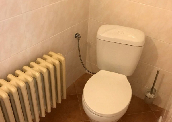 Na prenájom 2 izbový atypický byt v centre mesta BN