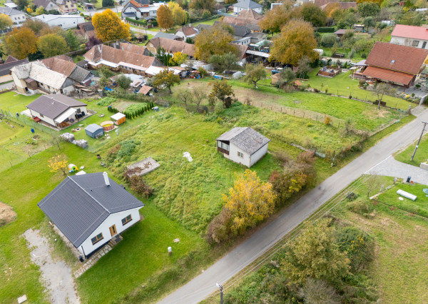 Exkluzívne iba u nás na predaj stavebný pozemok 1251m2 , Brezolupy