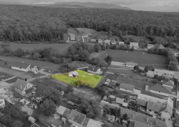 Exkluzívne iba u nás na predaj stavebný pozemok 1251m2 , Brezolupy