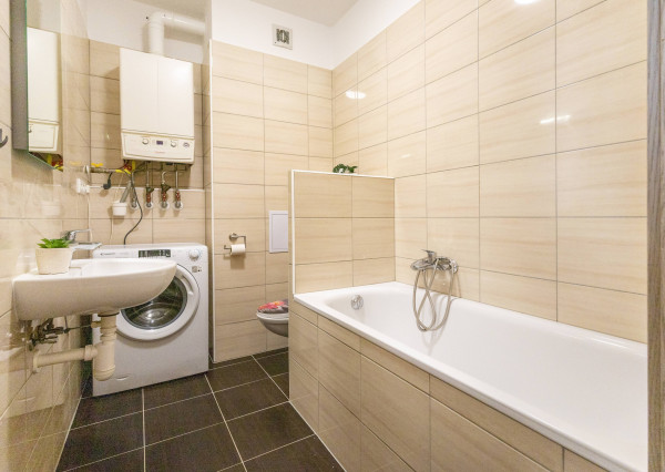 REZERVOVANÉ: Na prenájom 2-izbový byt s loggiou a parkovaním - Hviezdoslavov