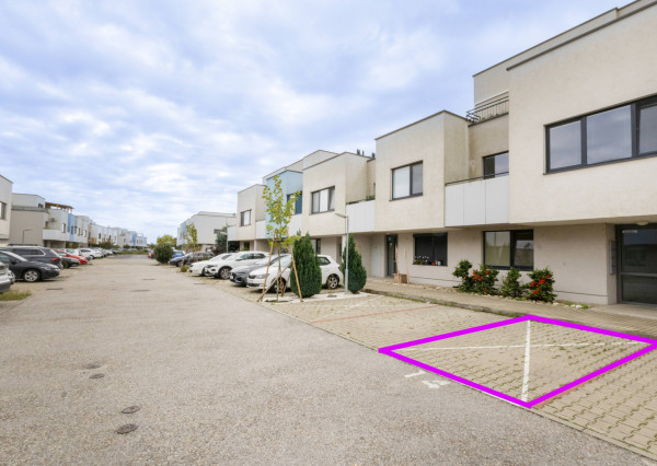 REZERVOVANÉ: Na prenájom 2-izbový byt s loggiou a parkovaním - Hviezdoslavov