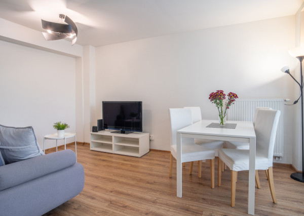 Na predaj kompletne zariadený 2-izbový byt v blízkosti OC Vivo