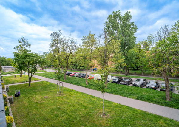 Na predaj kompletne zariadený 2-izbový byt v blízkosti OC Vivo