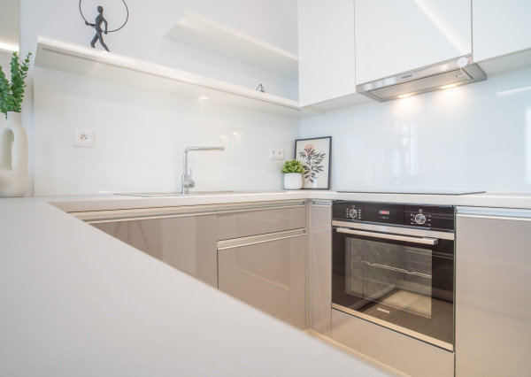 Na prenájom exkluzívny 2-izbový byt so šatníkom a panoramatickým výhľadom v projekte SKYPARK, Továrenská ulica