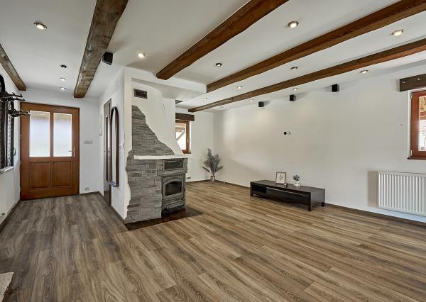 Na predaj čiastočne zariadený dom v Župčanoch