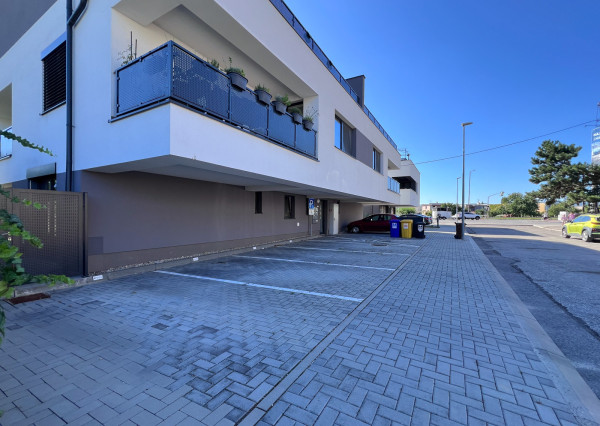 Na prenájom kompletne vybavený  2-izbový byt v Trenčíne