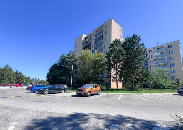 Na predaj 2-izbový byt s balkónom v Trenčíne - Juh I