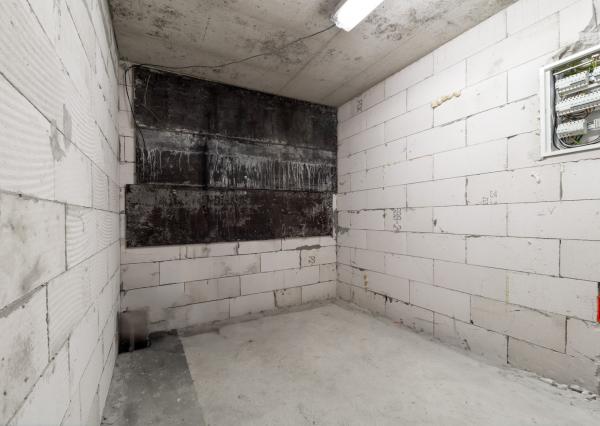 VÝRAZNE ZNÍŽENÁ CENA - Na predaj rozostavaný rodinný dom s veľkým pozemkom vo Vyšnom Kelčove