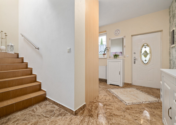 Na predaj 4-izbový rodinný dom s rozprávkovou záhradou v Hviezdoslavove