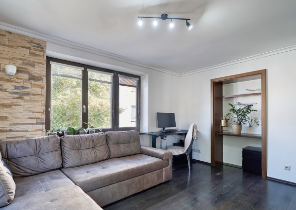 REZERVOVANÉ: Na predaj priestranný 2-izbový byt v Novom Meste nad Váhom