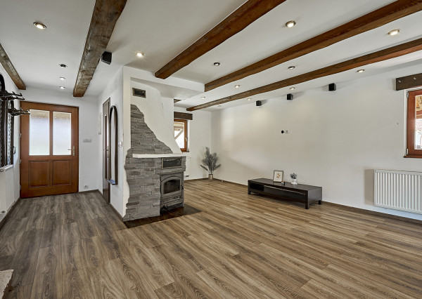 Na predaj čiastočne zariadený dom v Župčanoch