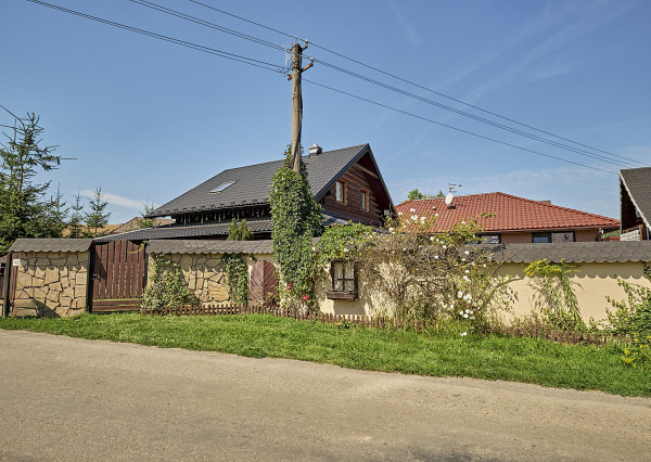 Na predaj čiastočne zariadený dom v Župčanoch