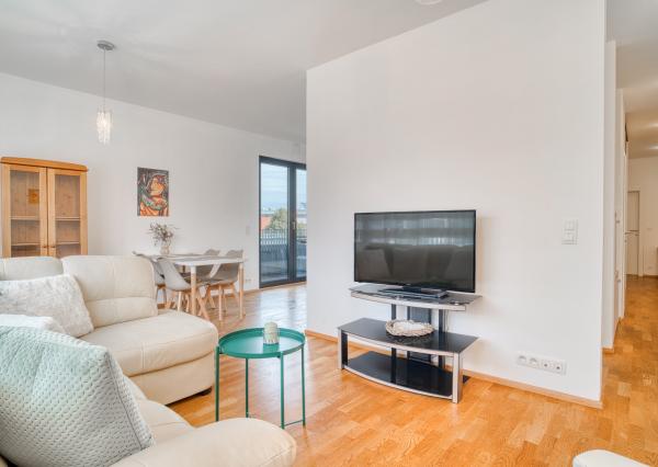 Na prenájom neštandardný 3-izbový byt Bratislava-Líščie Nivy