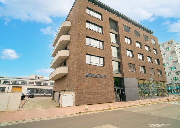 Na prenájom neštandardný 3-izbový byt Bratislava-Líščie Nivy