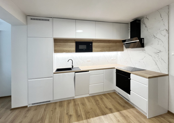 Na prenájom kompletne prerobený 2-izbový byt v Sučanoch