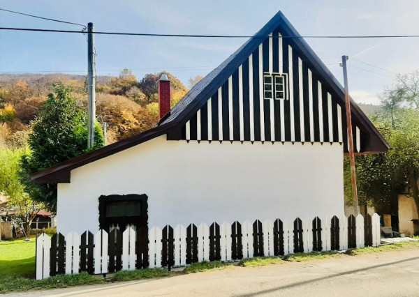 Opäť u nás !!! EXKLUZÍVNE  V PONUKE na predaj dobová chalúpka v Čiernej Lehote