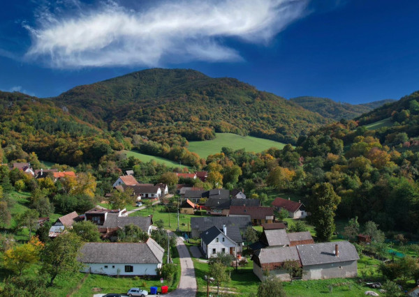 Opäť u nás !!! EXKLUZÍVNE  V PONUKE na predaj dobová chalúpka v Čiernej Lehote