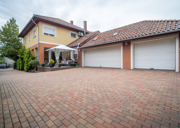 Na predaj rodinná vila v maďarskej obci Gyenesdiás