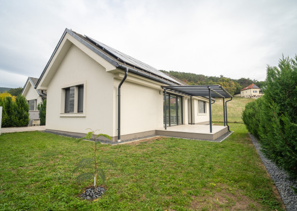 Na predaj moderná novostavba v lokalite Vonyarcvashegy