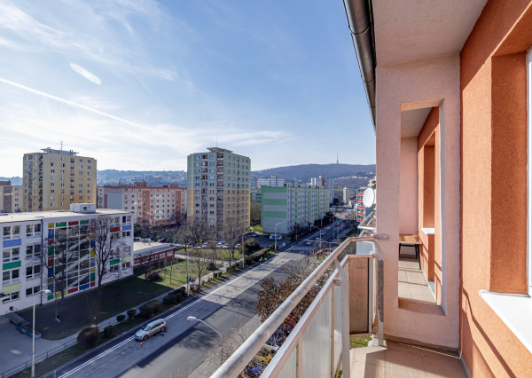 Na prenájom moderný 2-izbový byt v Bratislave - Riazanská