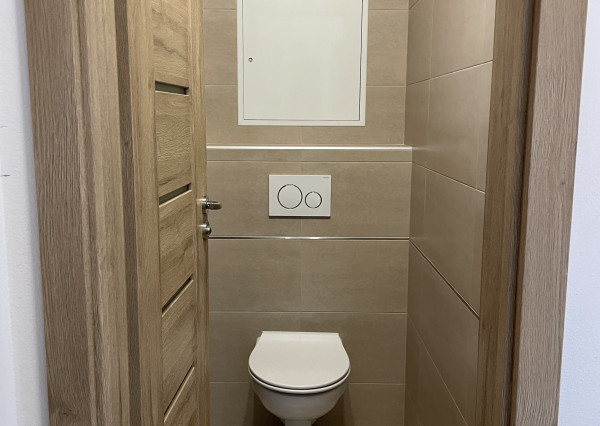 Na prenájom kompletne zariadený 2-izbový byt v obci Soblahov