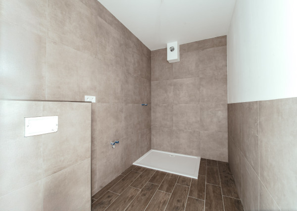 Na predaj skolaudovaný 3-izbový byt s vlastnou záhradou vo Veľkom Orvišti