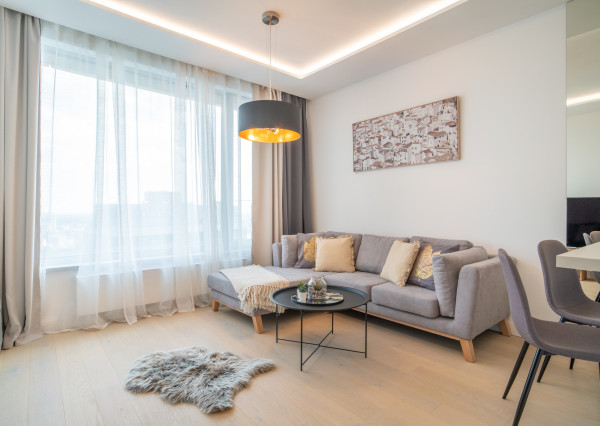 Na prenájom exkluzívny 2-izbový byt so šatníkom a panoramatickým výhľadom v projekte SKYPARK, Továrenská ulica