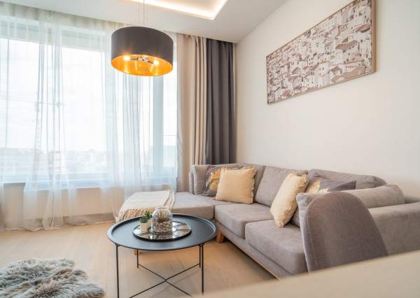 Na prenájom exkluzívny 2-izbový byt so šatníkom a panoramatickým výhľadom v projekte SKYPARK, Továrenská ulica